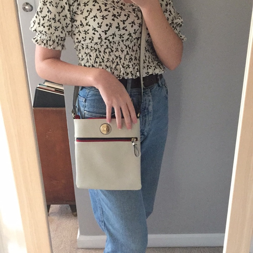 🔔🕊️LAST CHANCE NWOT Tommy Hilfiger Cream/Red/Blue Crossbody Purse - Picture 8 of 8